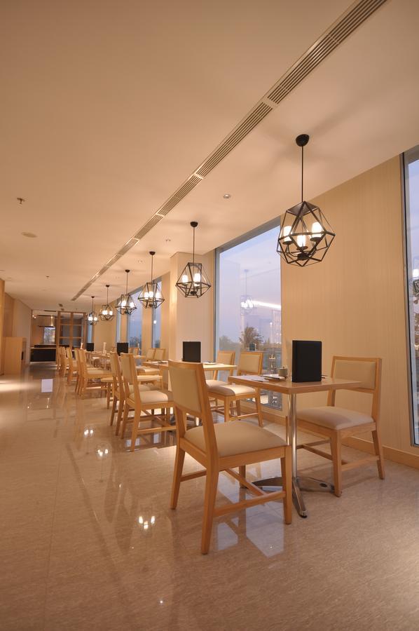 Gtv Hotel Cikarang Zewnętrze zdjęcie